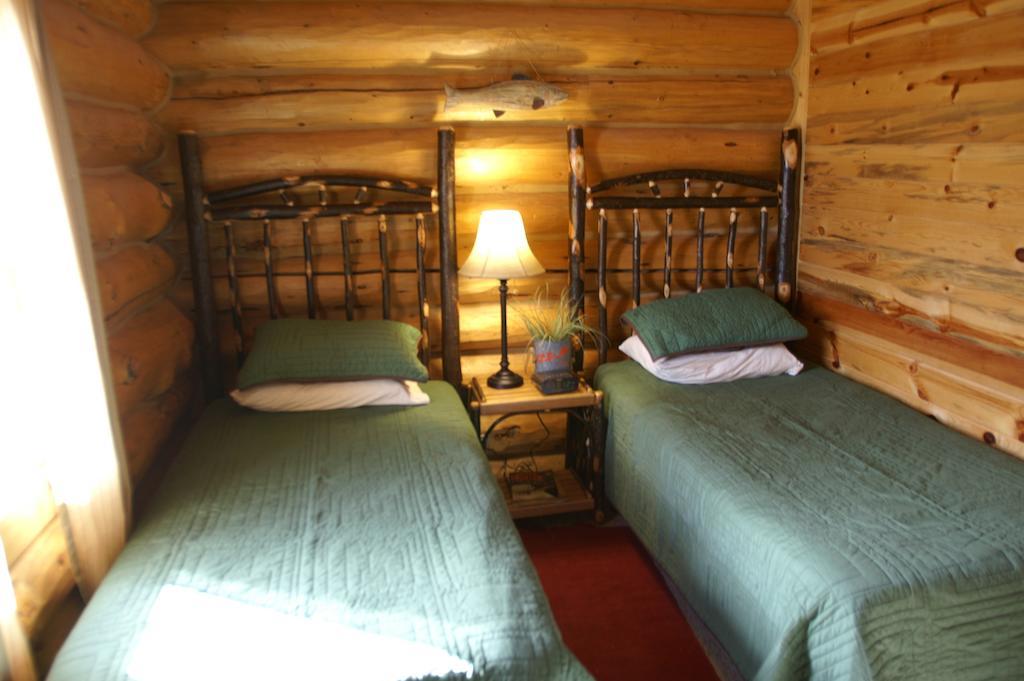 Rand Creek Ranch Hotel วาพิทิ ห้อง รูปภาพ